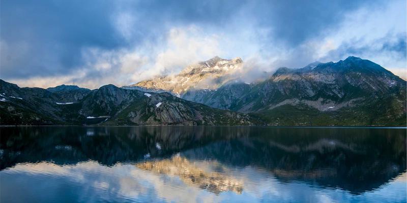 从养殖到餐桌：揭秘对虾养殖水质管理，成就完美虾料理的基石